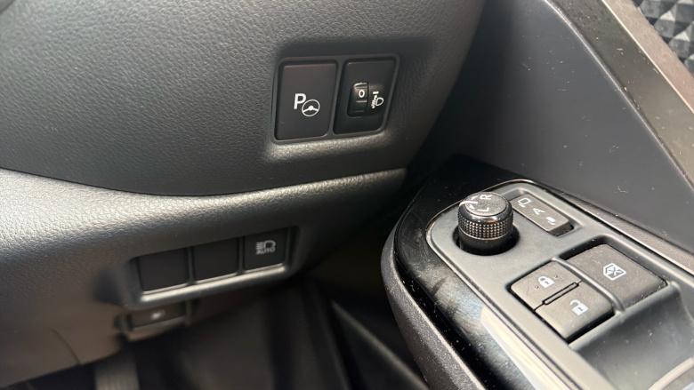 Toyota C-HR 1.8 Hybrid Design 5dr CVT Hybrid Hatchback